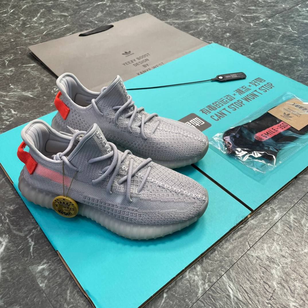 yeezy 350 v2